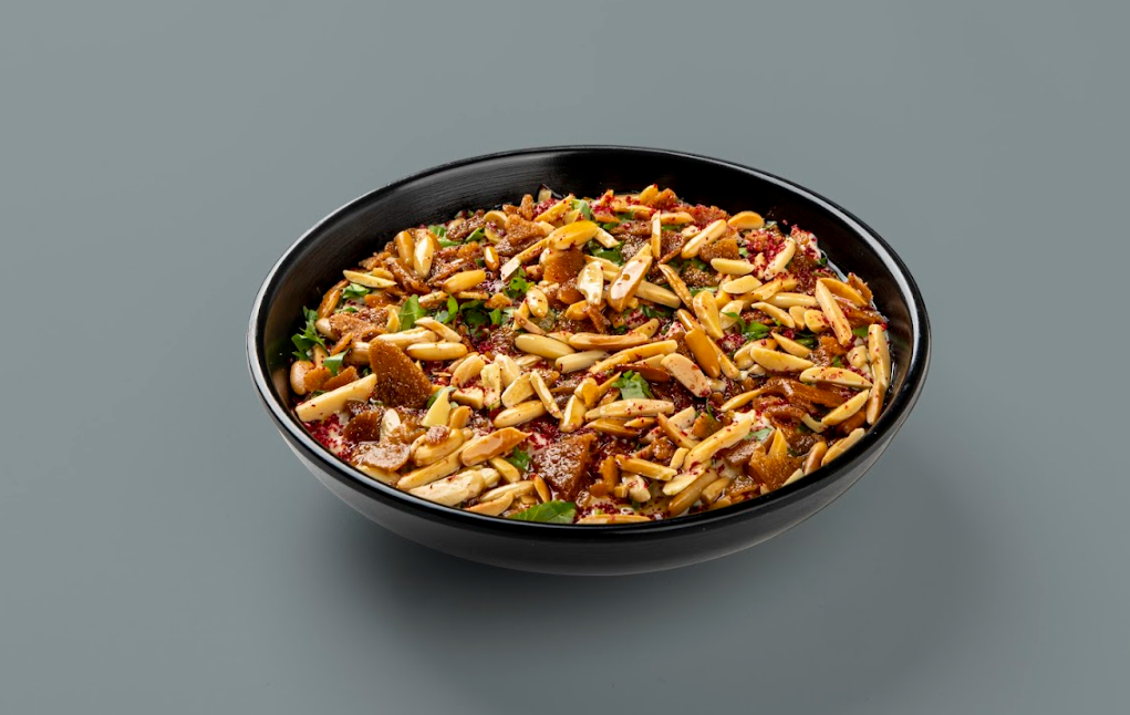 Fattah with oil, pine nuts, and local ghee 
